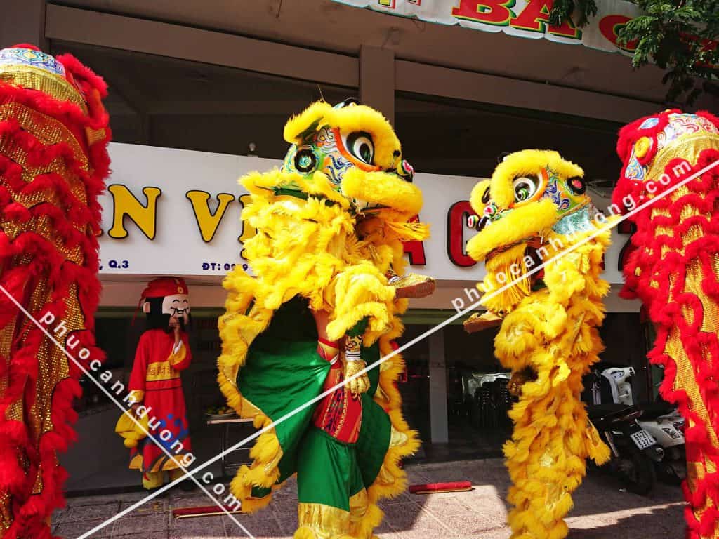 Thuê múa lân là một trong những hoạt động không thể thiếu trong mỗi dịp Tết Trung thu. Cùng trải nghiệm văn hóa truyền thống Việt Nam qua màn trình diễn tuyệt vời của các đội múa lân.